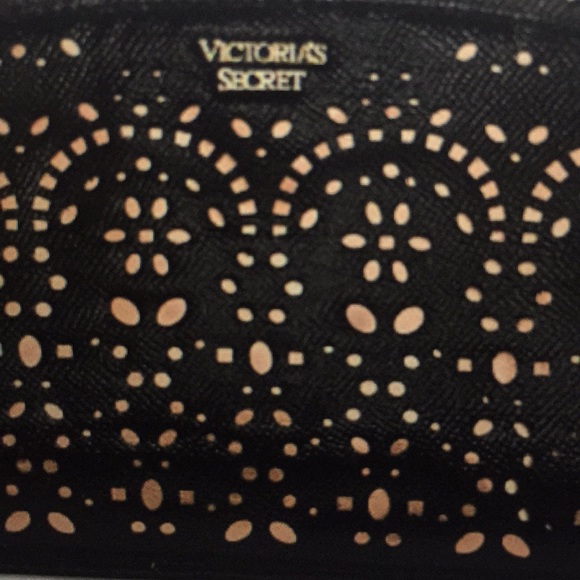 VICTORIA’S SECRET - PETAL EDGE BEAUTY BAG - Picture 7 of 10